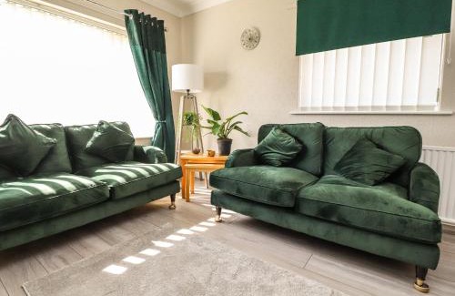 Garstang House | 2 Pine Grove