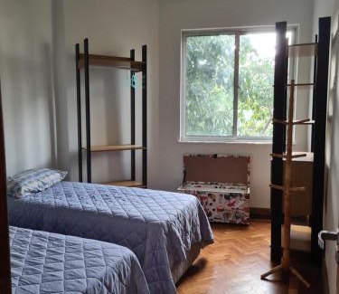 Tijuca Apartment | 2 Quartos com Terraço e Vista para o Maciço da Tijuca - 5min Estação do Metrô - Wi-Fi 75Mbps - Ar Split nos Quartos - Cozinha Completa