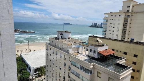 Pitangueiras Apartment | 2 Quartos esquina com a praia, frente ao shopping 6 pessoas