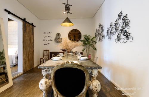 Urca Apartment | 2 Quartos na Urca com Vista para Baia de Guanabara a 700m Pão de Açúcar com Cozinha Completa e Wi-Fi - Bares, Restaurantes e Comércio Local a poucos metros