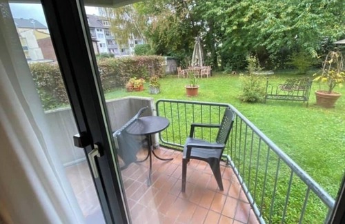 Alt-Godesberg Apartment | 2 Raum-wohnung mit Balkon und Zugang zum Garten. Wohnung Liegt Nach Hinten