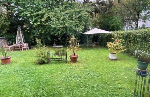 Alt-Godesberg Apartment | 2 Raum-wohnung mit Balkon und Zugang zum Garten. Wohnung Liegt Nach Hinten