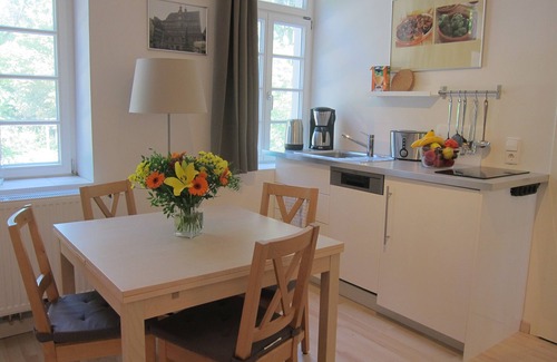 Tuebingen Apartment | 2-room apartment II "Am Nonnenhaus", old town near the university for up to 4 people
