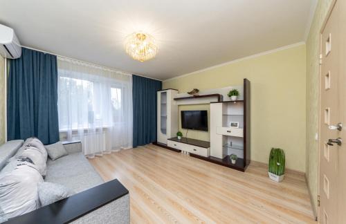 Holosiivskyj Apartment | 2 rooms apartment near metro Teremky