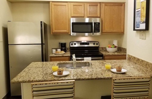 White Station House | 2 Spacious Units! w/ Kitchen, Outdoor Pool, Pets Allowed, Close to Memphis Zoo!