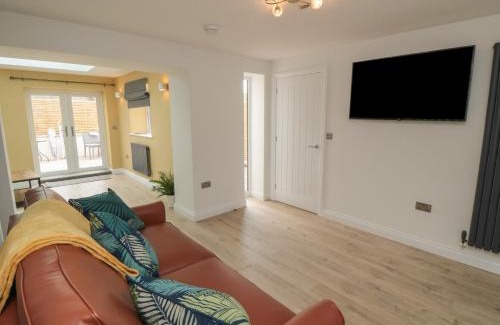 Langtoft House | 2 Staveley Cottages