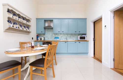Knodishall Apartment | 2 Suffolk Cottage - sleeps 4 guests in 2 bedrooms