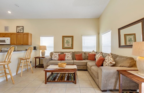 Davenport Cottage | 2 Suites, 1 King, 5 Beds: Pool. Games Room #810