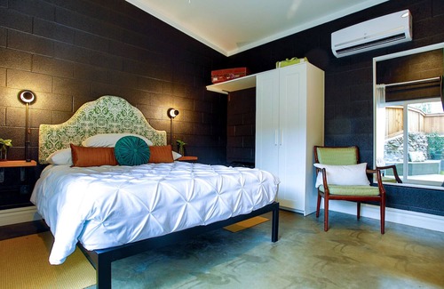 Prescott House | 2 Sumptuous Master Suites - 8 min walk to DOWNTOWN!