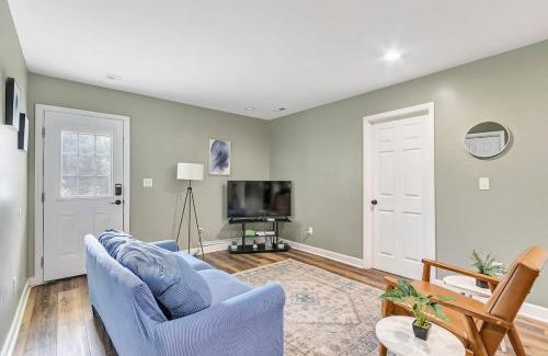 Huntsville House | 2 Units, Near Dwtn - American Oasis