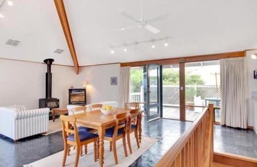 Carrickalinga House | 2 View Court