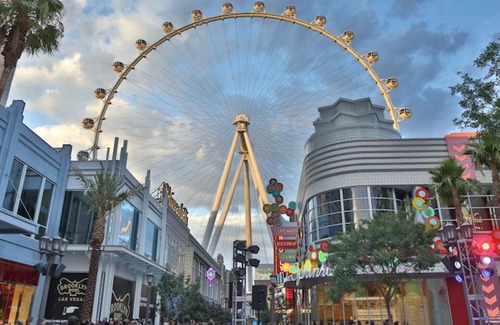 Gateway District House | 2 x Boulevard Suite at The STRAT Hotel, Casino & SkyPod