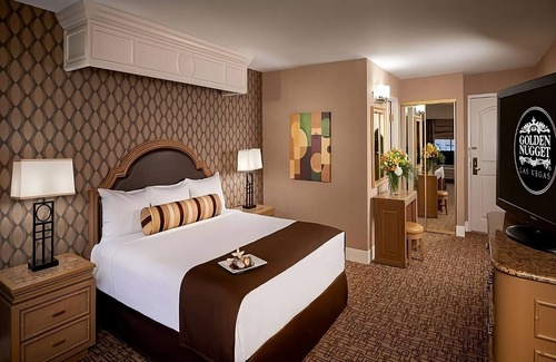 Downtown Las Vegas Hotel | 2 x Carson Tower - Deluxe King Room at Golden Nugget Las Vegas