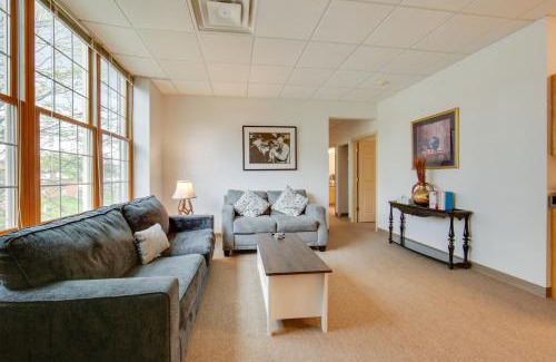 New Kensington Apartment | 20 Mi to Dtwn Pittsburgh Pet-Friendly Apartment