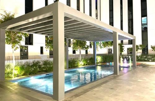 Sharjah Apartment | 20 Mins drive to Dubai International Airport