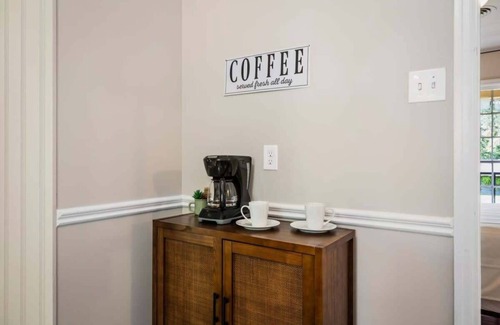 Mobile House | 20 Mins to Downtown! Relaxing Rambler