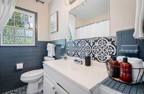 Mobile House | 20 Mins to Downtown - Relaxing Rambler