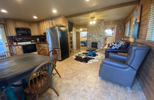 Santa Margarita House | 20 minutes from Carrizo Plain National Monument. Twisselman's Cactus Casa