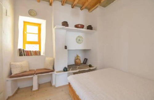 Sifnos House | 200 year old idyllic stone house