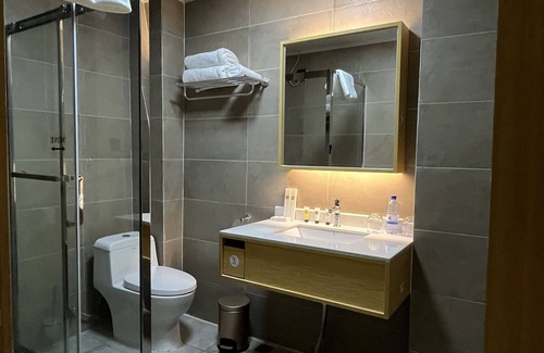 Kigali Hotel | 2000 HOTEL Downtown Kigali