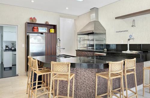 Enseada House | 200m do mar - AC - 1 Suite - Piscina - Churrasqueira