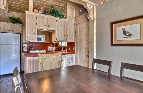 Balboa Island House | 201 Ruby