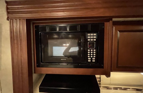 Cecil House | 2015 Thor ACE Motorhome right off Pig Trail with views of White rock.