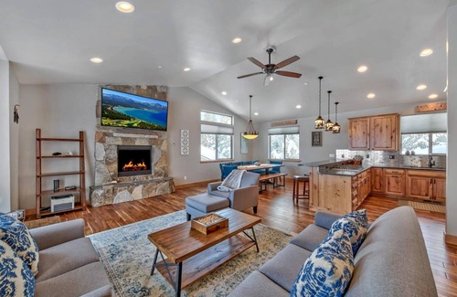 Tahoe Paradise House | 2019 Tahoe Villa 4 Bedroom 2.5 Bath