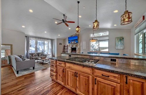 Tahoe Paradise House | 2019 Tahoe Villa 4 Bedroom 2.5 Bath