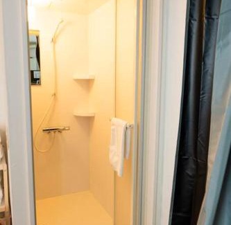 Shiroishi Apartment | 2024年3月新規オープン-最大16名-駐車場2台無料-大画面ゲーム&映画鑑賞-札幌中心部まで車で10分