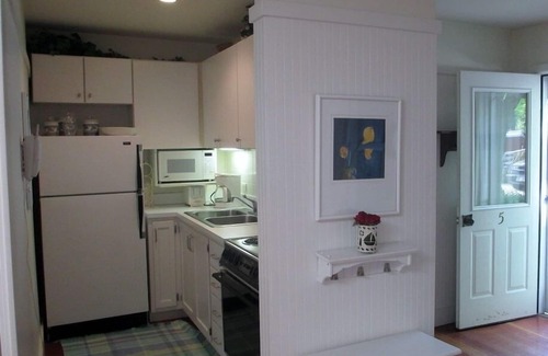 Union Pier House | (2026 OPEN!) 3 Nt Sum Min! - Cozy Cottage Near Union Pier & Private Beach Access