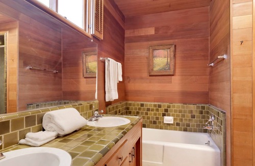 Boulder Bay House | 2064-cove Lakeview Cabin 2 Bedroom Home by RedAwning