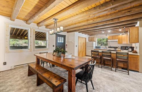 Cascade House | 208 Escape - Quiet, private, cabin on 5-acres - Trails - WiFi - Fireplace - Family Getaway