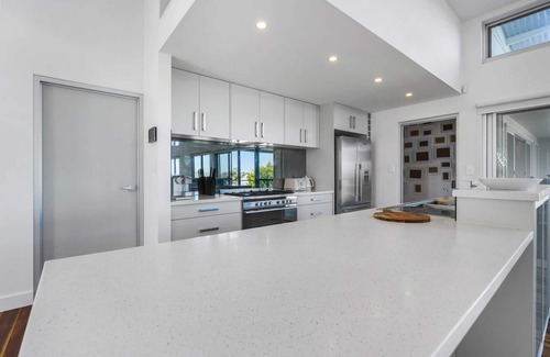 Middleton House | 21 Ellensford - Wi-Fi - Pool - Family Friendly