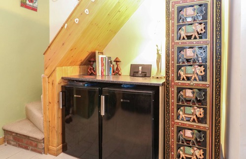 Pakefield Cottage | 21 FLORENCE ROAD, pet friendly, country holiday cottage in Pakefield