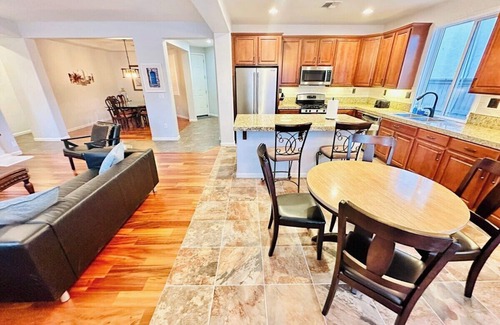 Reno House | 22 Min to Ski 5 TVs Sleeps 13