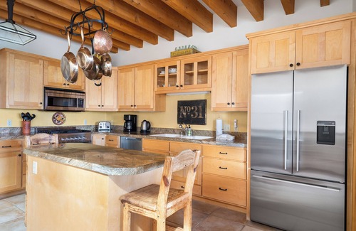 Arroyo Seco House | 2200 sq ft, 2-BR, 2-Bath townhouse, hot tub, double-living rooms, cook's kitchen, cedar deck, garden