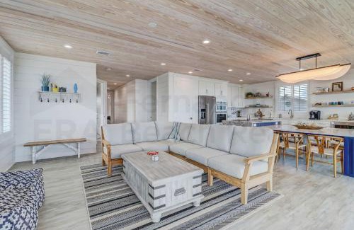 Ocean Cay House | 226 SF 2nd Floor townhouse