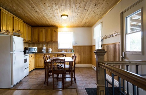 Saint-Gabriel-de-Valcartier Ski Chalet | 2355/3 · Cottage Champagnat