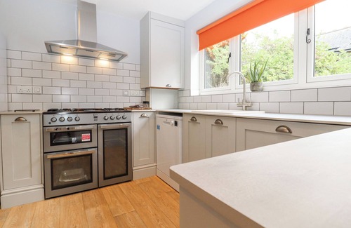 Westgate-on-Sea Cottage | 24 ELM GROVE, pet friendly, with a garden in Westgate-On-Sea