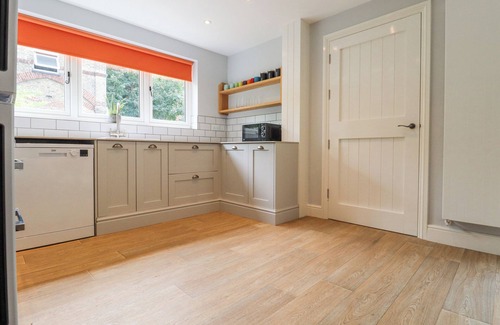 Westgate-on-Sea Cottage | 24 ELM GROVE, pet friendly, with a garden in Westgate-On-Sea