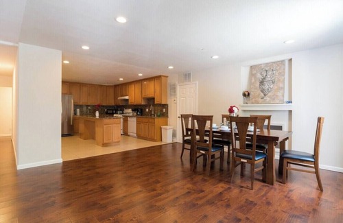 Oakland House | 2400 - 3B2B Gated House near Zoo Coliseum FWY BART
