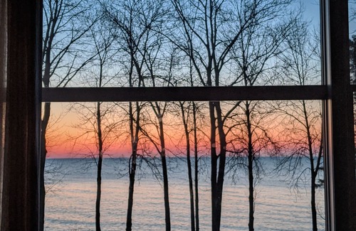 Hingham House | 25 min. to Kohler Resort, Golf, Spa, Dining