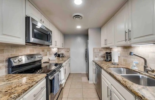 Grand Prairie Condo | 25% OFF 3BD Condo, Pool, Six Flag - Grand Prairie - GP64A