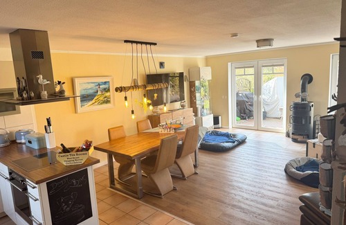 Schonberger Strand House | 250 m to the beach - child-friendly house with garden - dogs very welcome