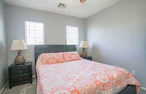 Las Vegas House | 2500SqFt House/6bedr/3bathbbq