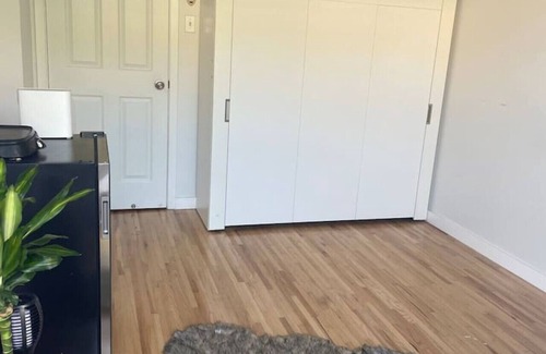 Gardena House | 259) Private/Secure studio!