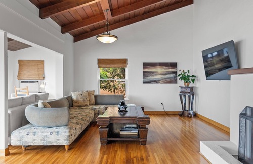 Middletown House | 26' SUNDECK OCEAN Panoramic 180° VIEWS 🌅 AC Fast WiFi - 902Mbps