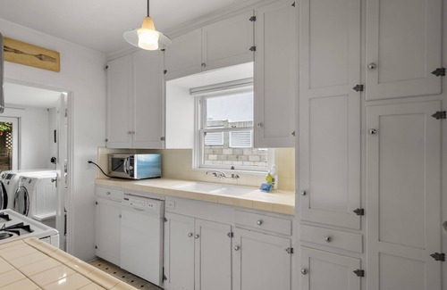 Middletown House | 26' SUNDECK OCEAN Panoramic 180° VIEWS 🌅 AC Fast WiFi - 902Mbps