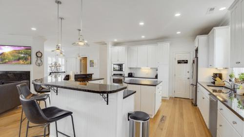 Isle of Palms House | 2701 Palm Boulevard by AvantStay Steps to the Beach Ping Pong Putting Green